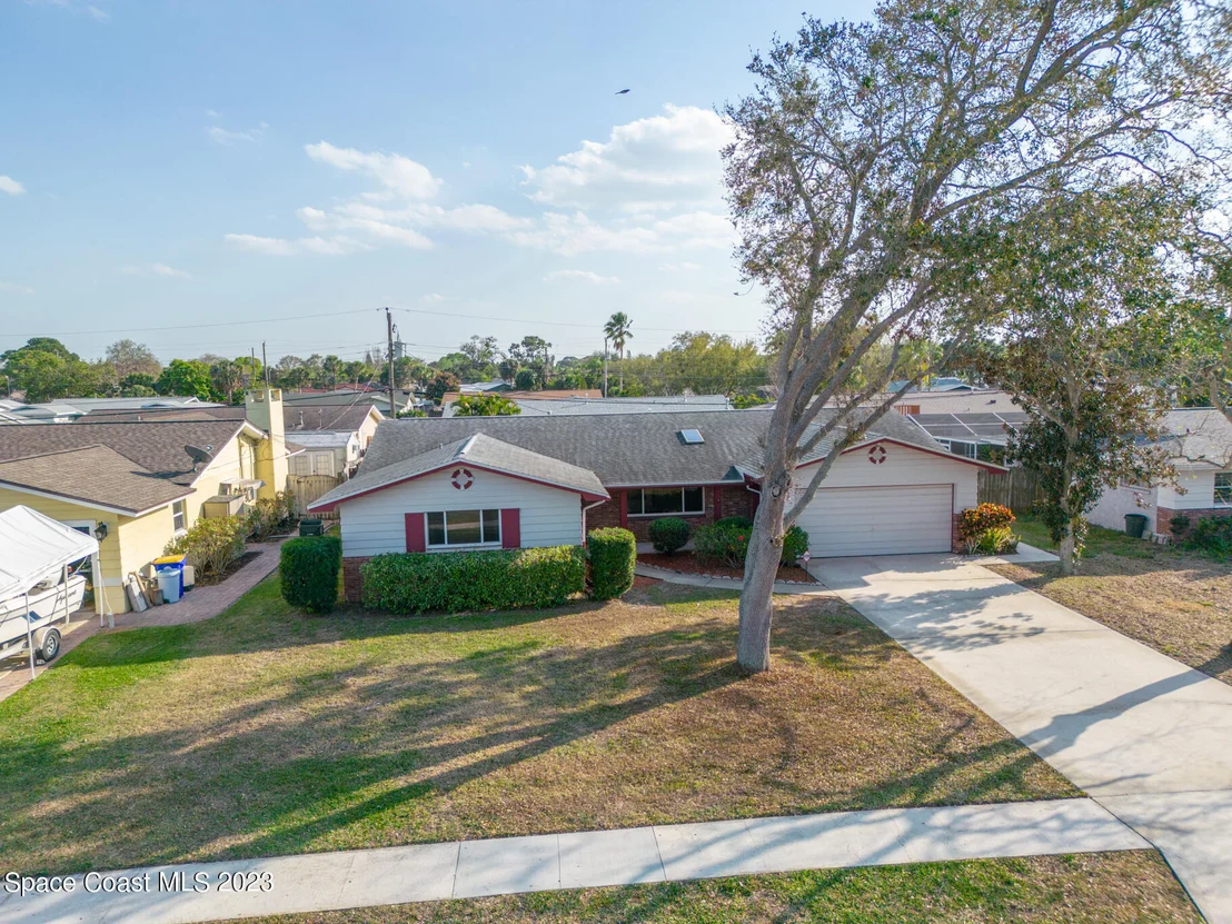 Photo of 909 Kings Post Road