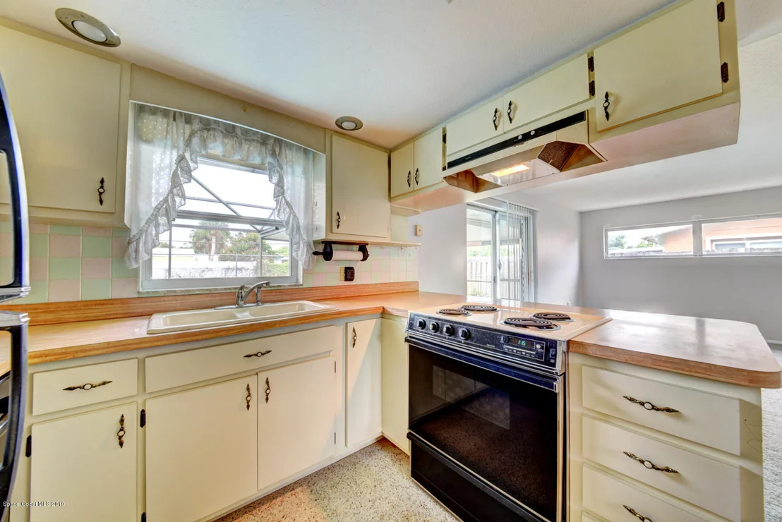 Photo of 909 Jefferson Road