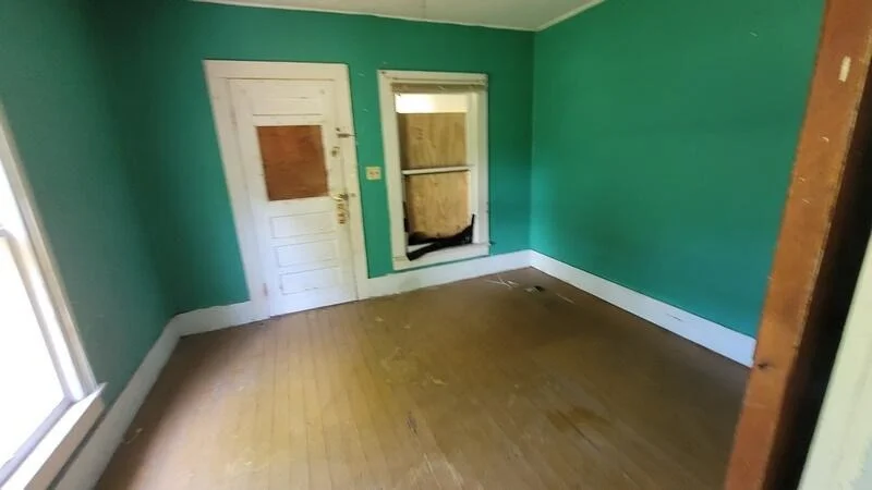 Photo of 2345 Broadway Avenue