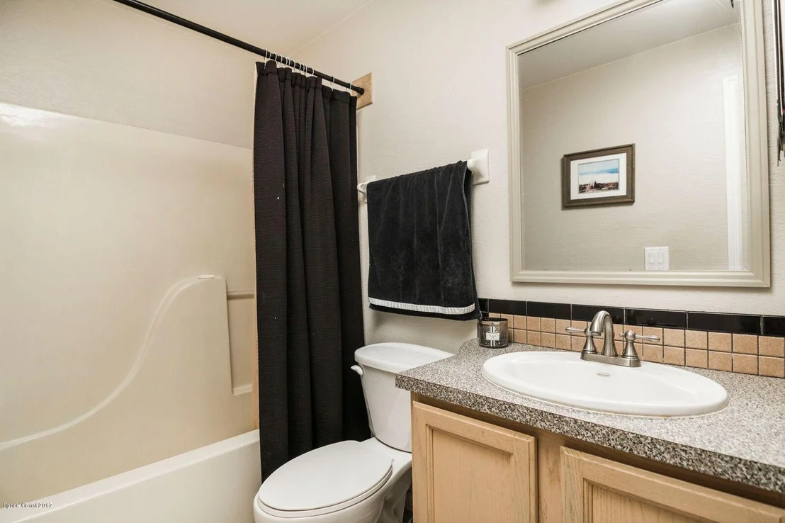 Photo of 327 Ash Street