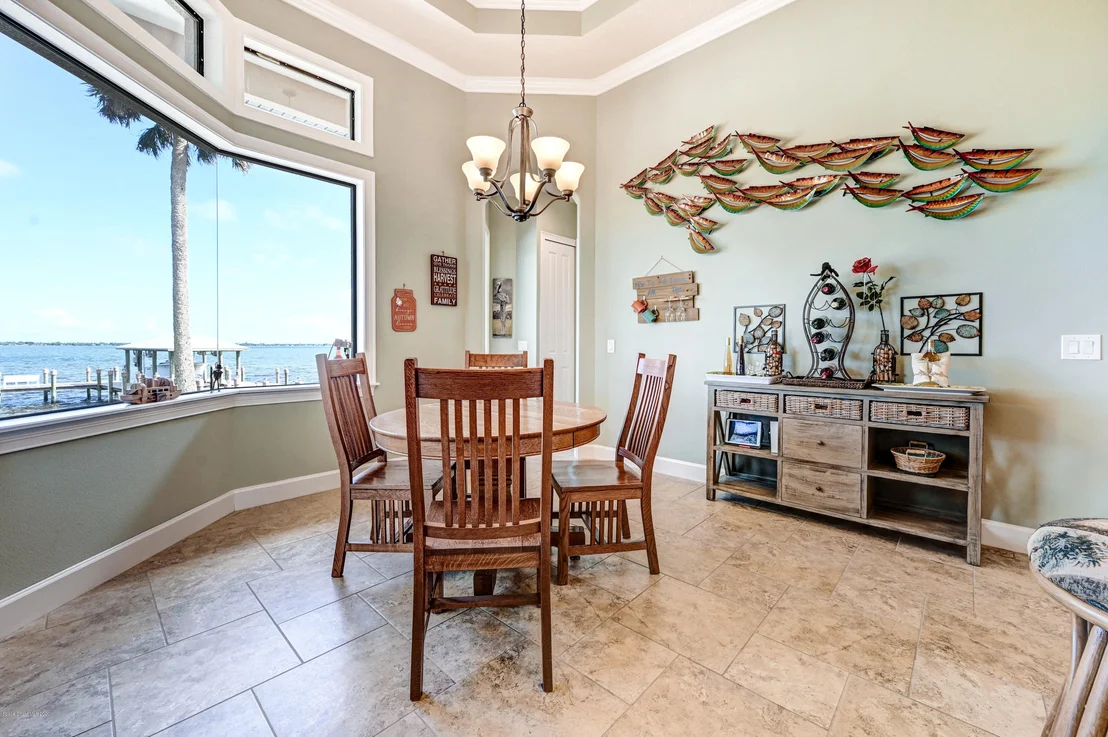 Photo of 3799 Riverside Drive