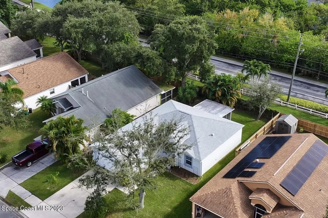 Photo of 2921 Saint James Lane