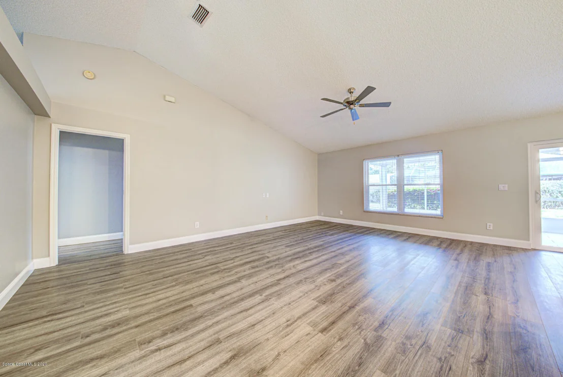 Photo of 6480 Adrian Street