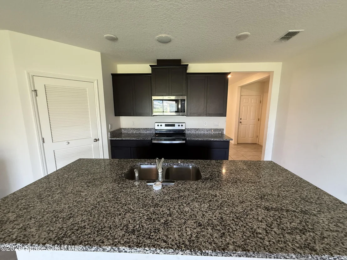 Photo of 1345 Valley View Avenue