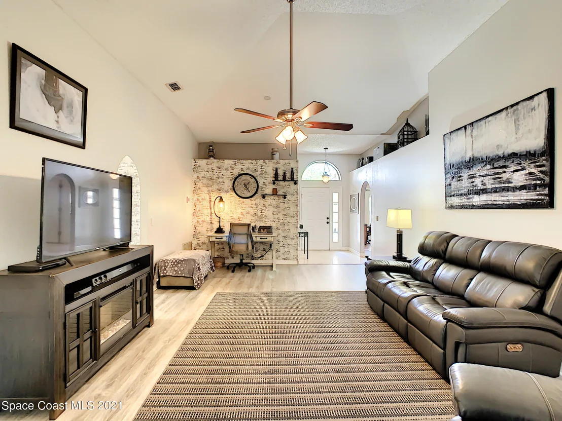 Photo of 4087 Four Lakes Drive
