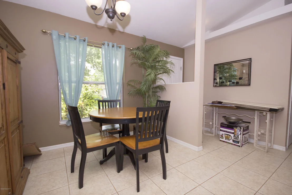Photo of 6761 Cecil Road