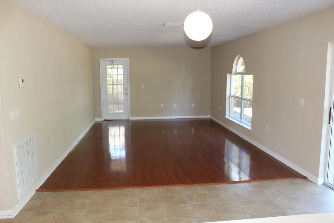 Photo of 6340 Ainsworth Road