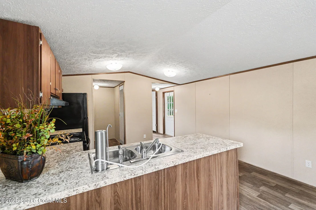 Photo of 2075 Parrish Road