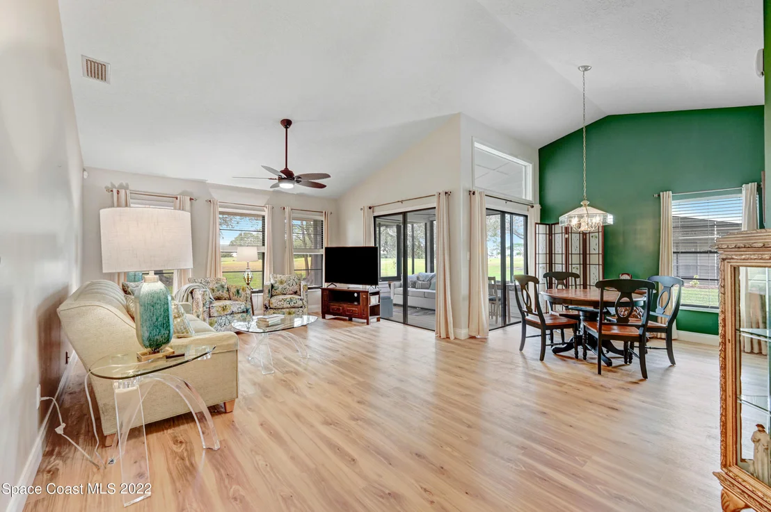 Photo of 820 Ridge Lake Drive