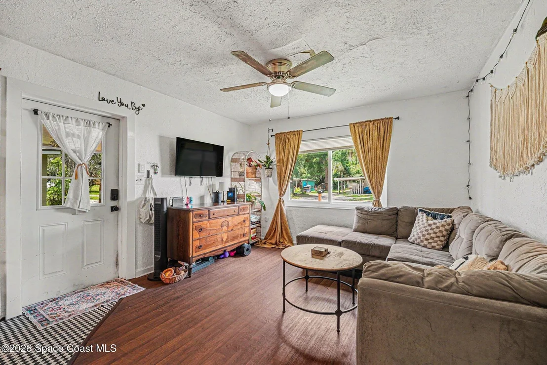 Photo of 209 Plumosa Drive