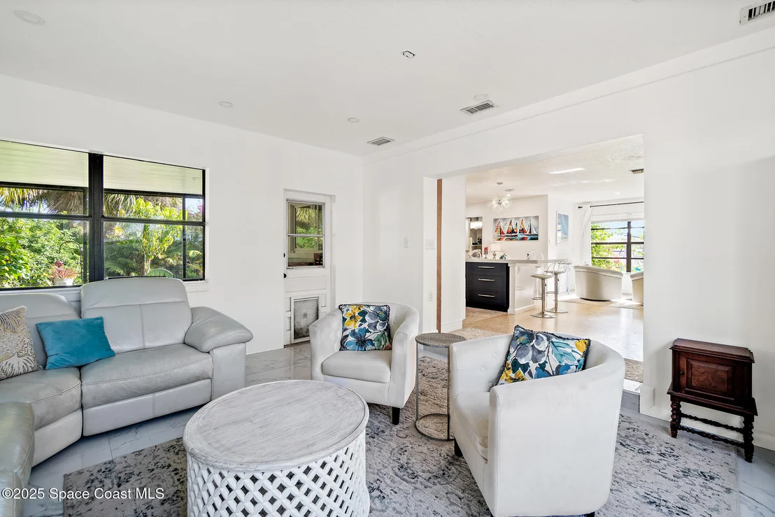 Photo of 300 Pelican Drive