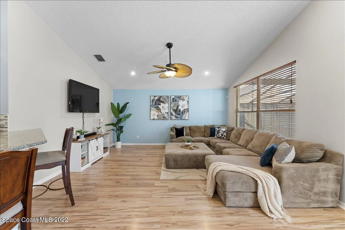 Photo of 890 Shaw Circle