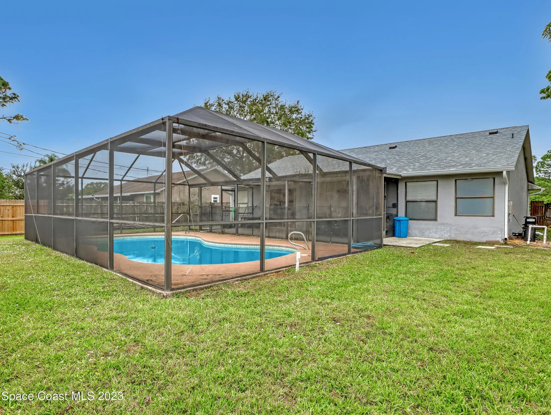 Photo of 958 Lyons Circle NW