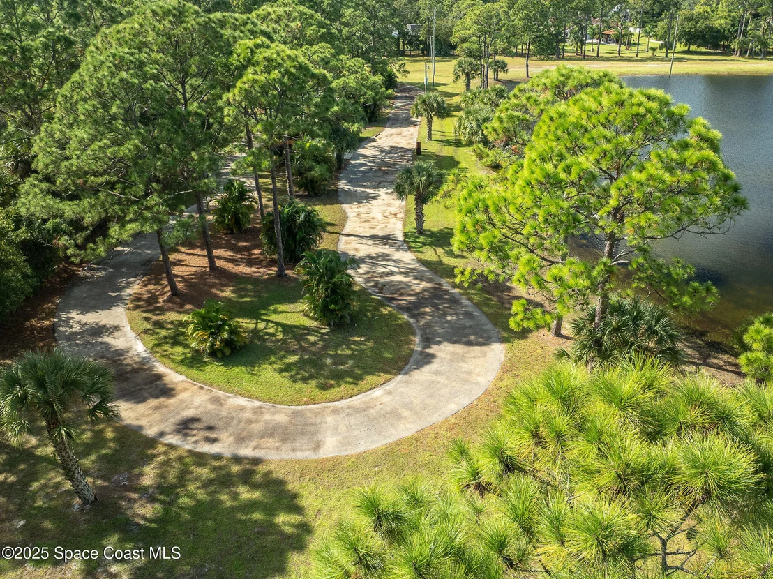 Photo of 4236 Hield Road NW