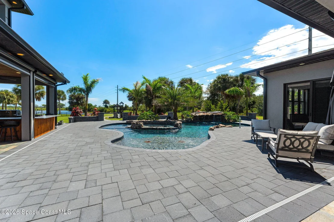 Photo of 2453 Westhorpe Drive