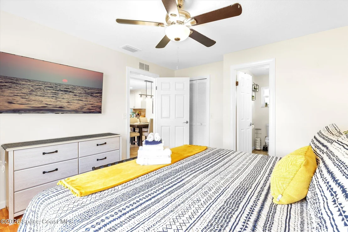 Photo of 233 Cinnamon Lake Circle
