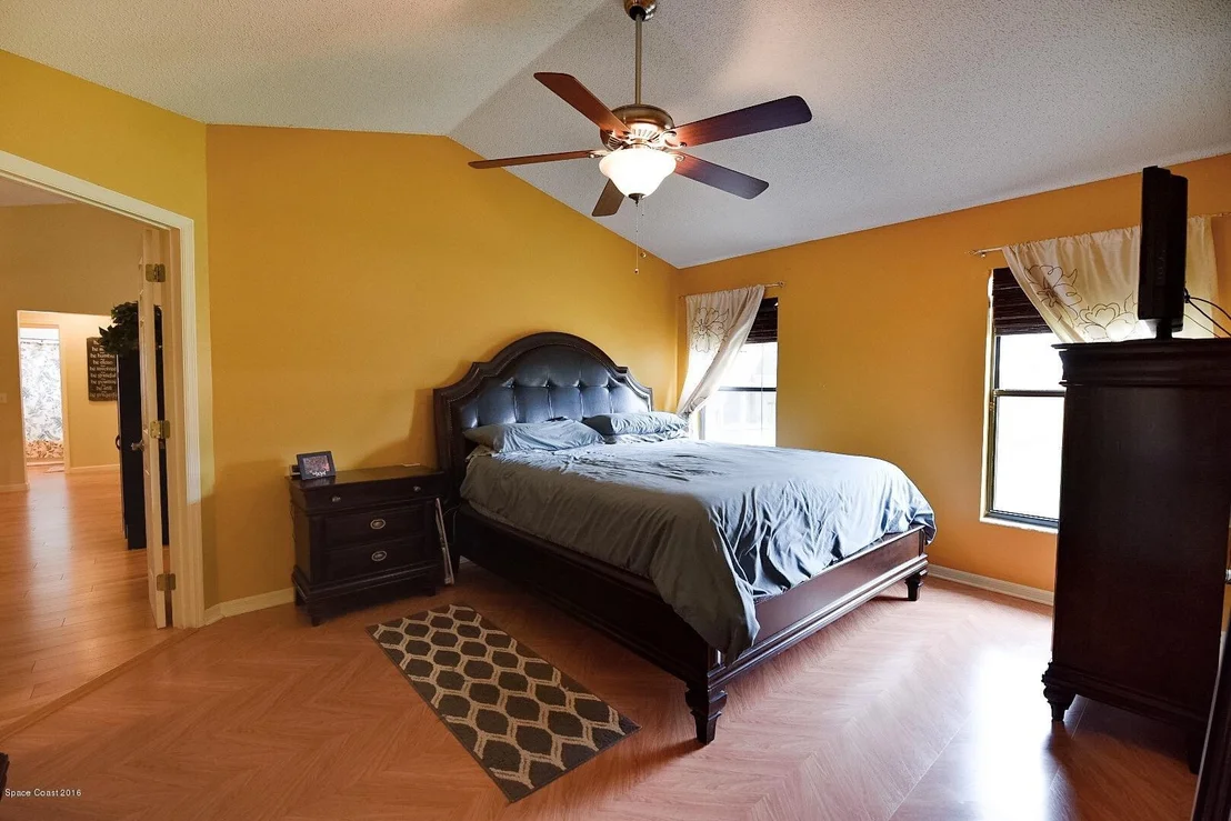 Photo of 883 Spirea Drive
