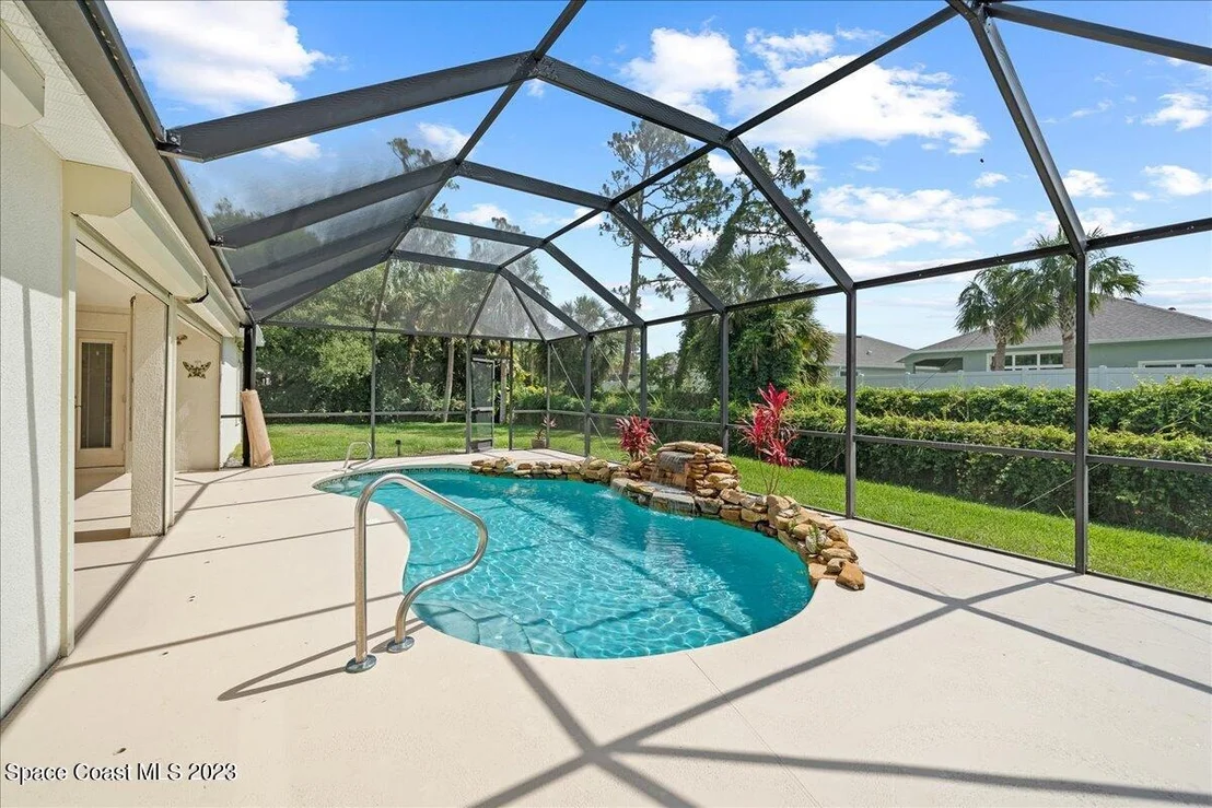 Photo of 704 La Veta Drive