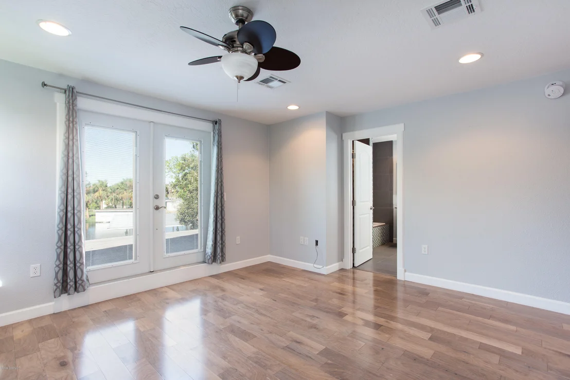 Photo of 834 Cardinal Road