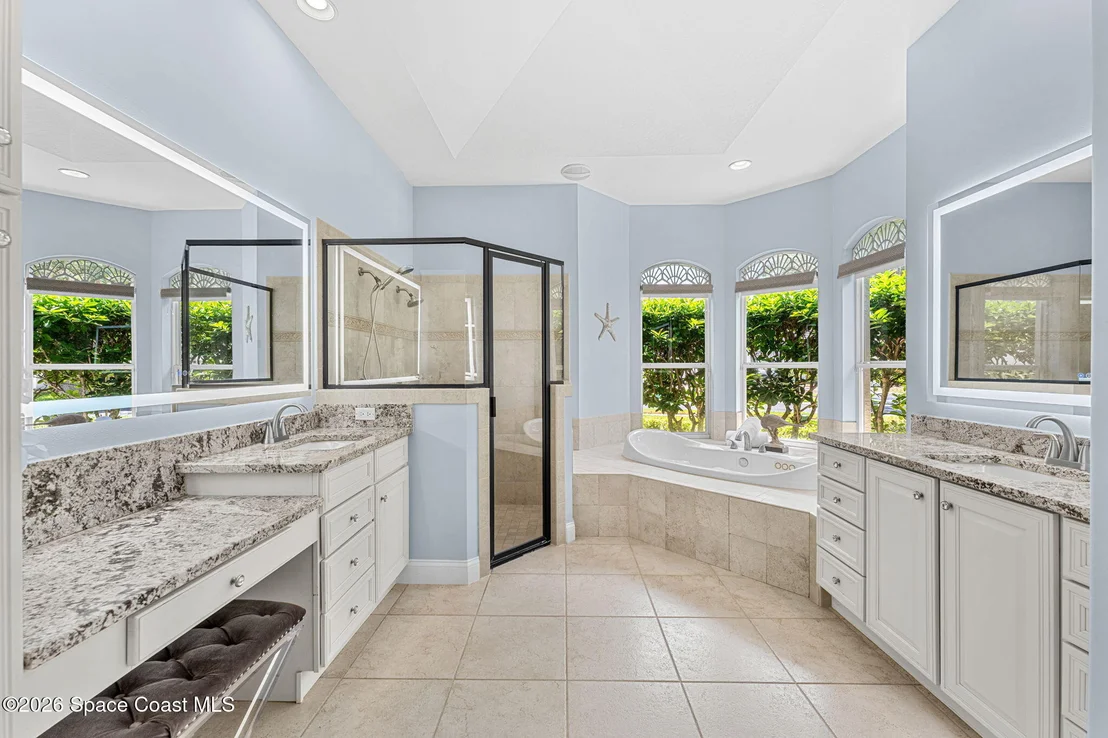 Photo of 242 Flanders Drive