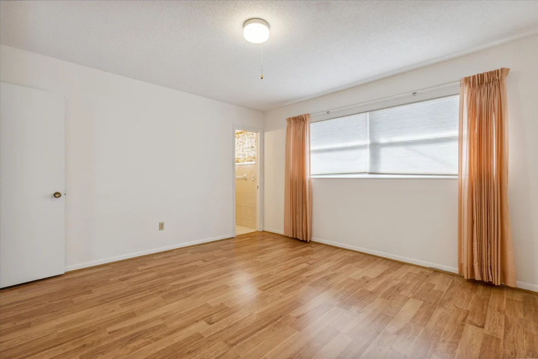 Photo of 2962 Chipper Drive NE