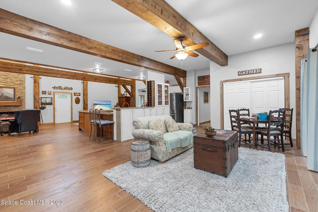 Photo of 1370 Gopher Slough Road