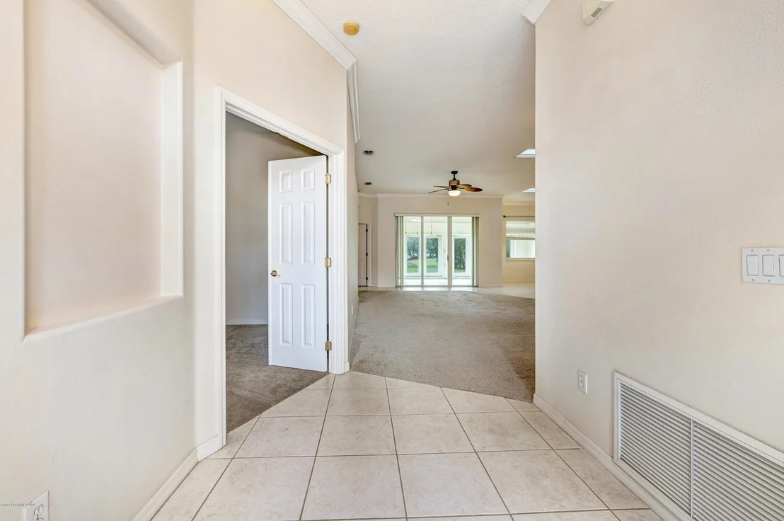 Photo of 876 Suntree Woods Drive