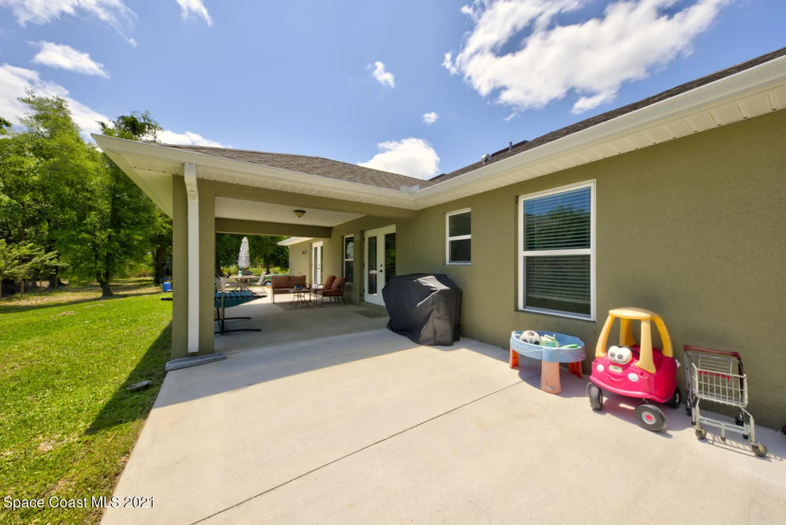 Photo of 6135 Dixie Way