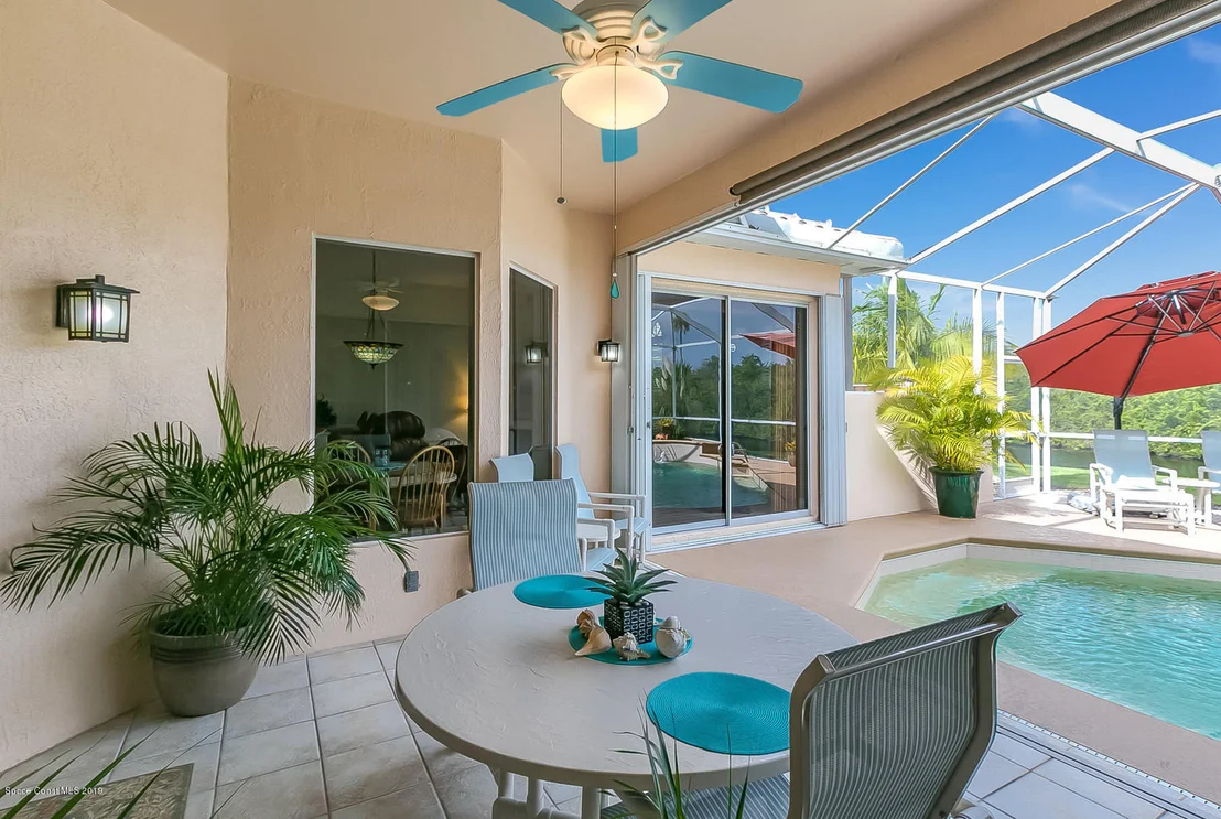 Photo of 925 Palm Brook Drive