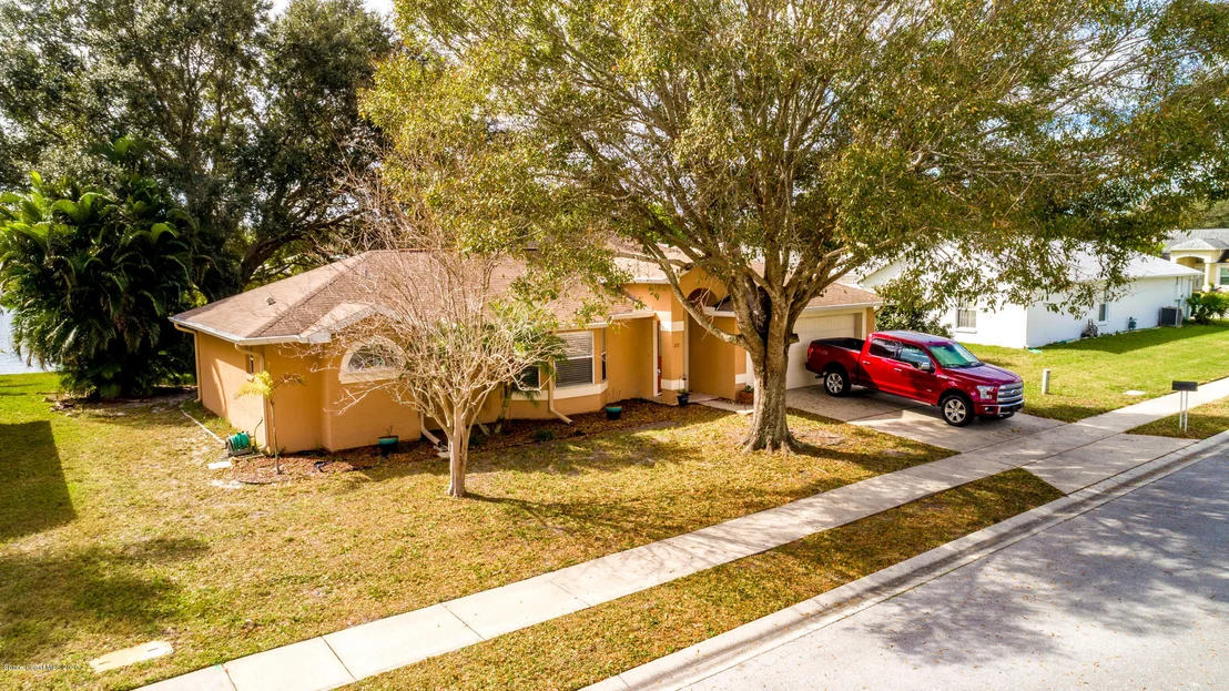 Photo of 217 Oak Lake Road
