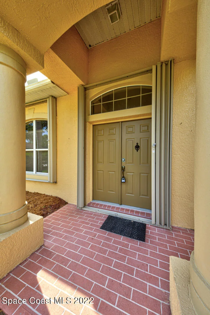 Photo of 5948 Newbury Circle
