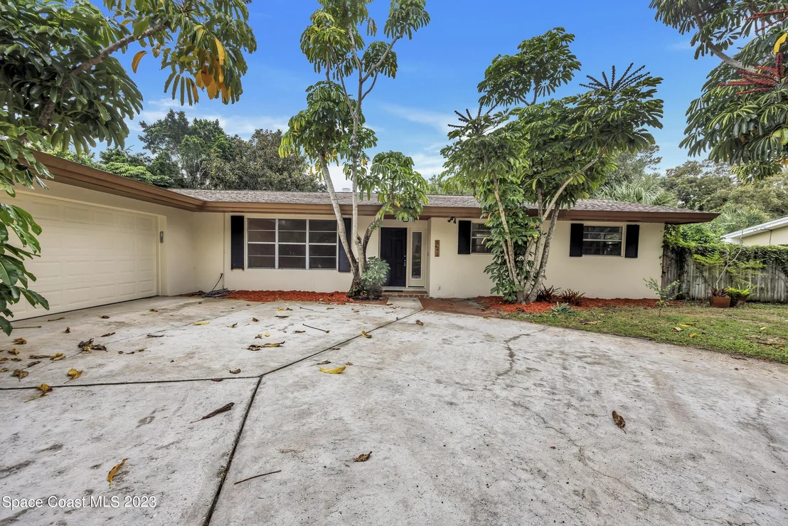Photo of 521 Andrews Drive