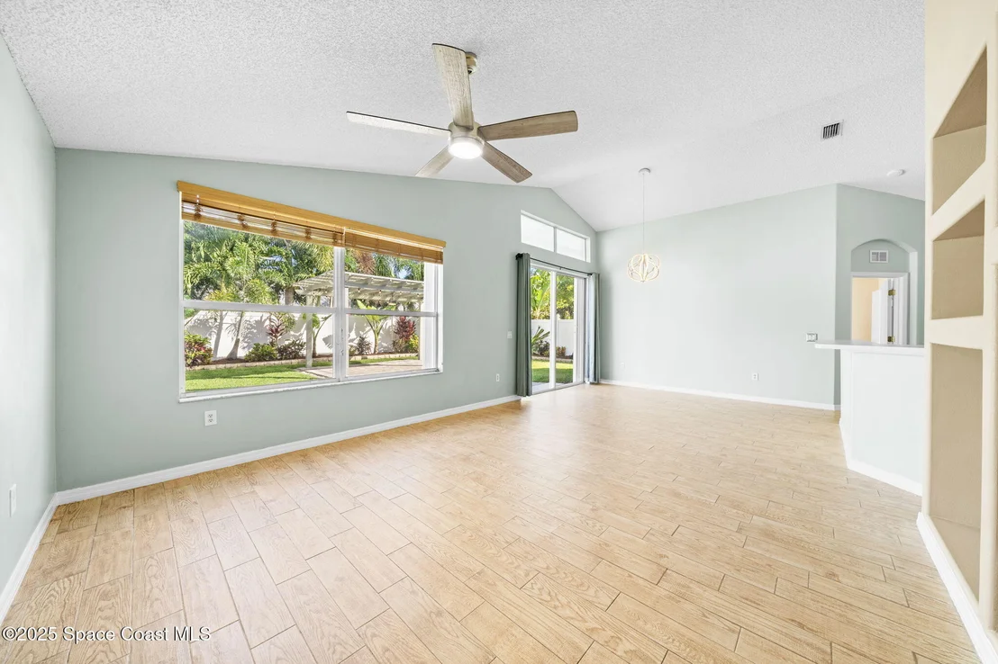 Photo of 574 Sedgewood Circle
