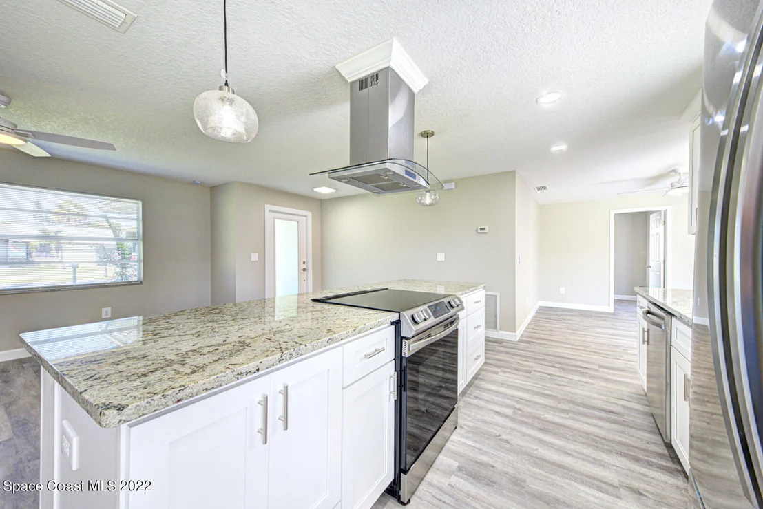 Photo of 697 Amor Drive