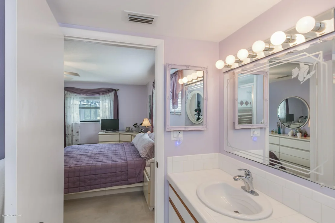 Photo of 449 Thrush Drive