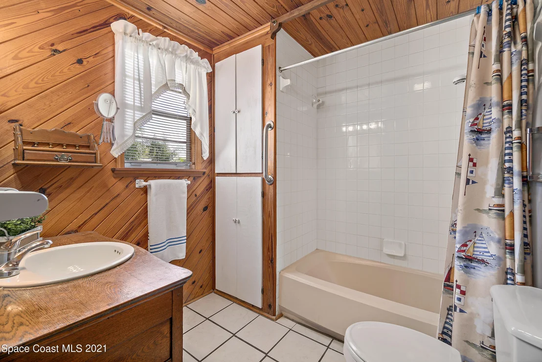 Photo of 4670 Robert Street