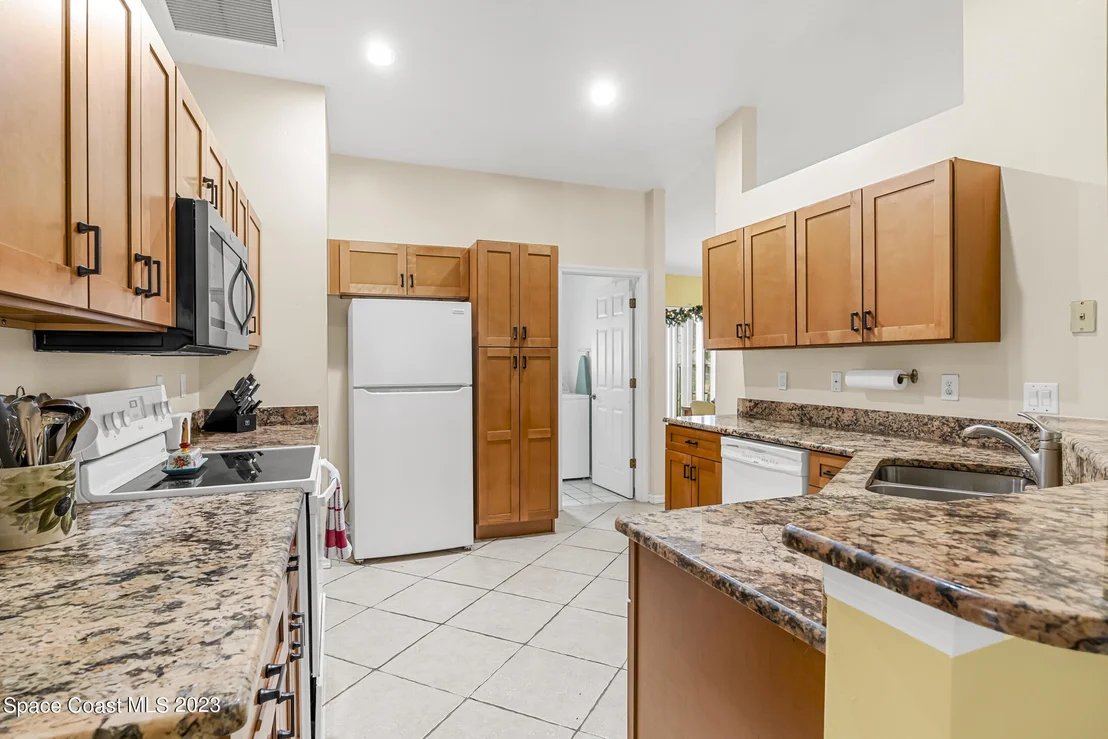 Photo of 1020 Meadowbrook Road NE