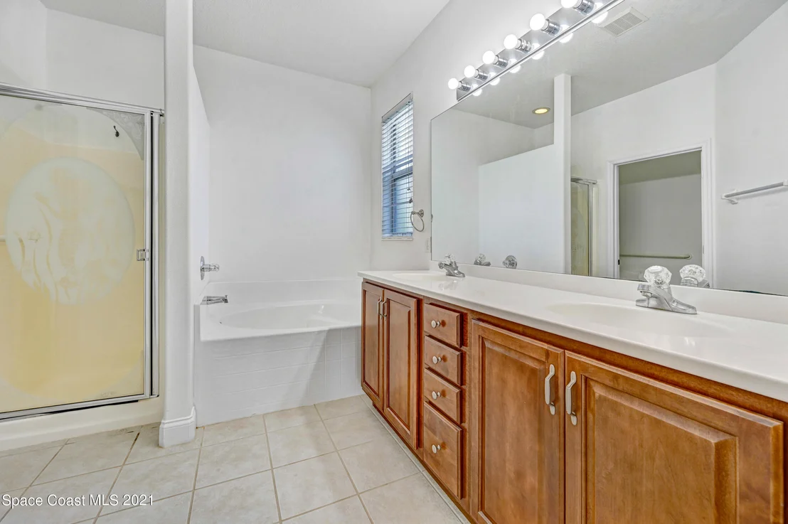 Photo of 312 Waterside Circle