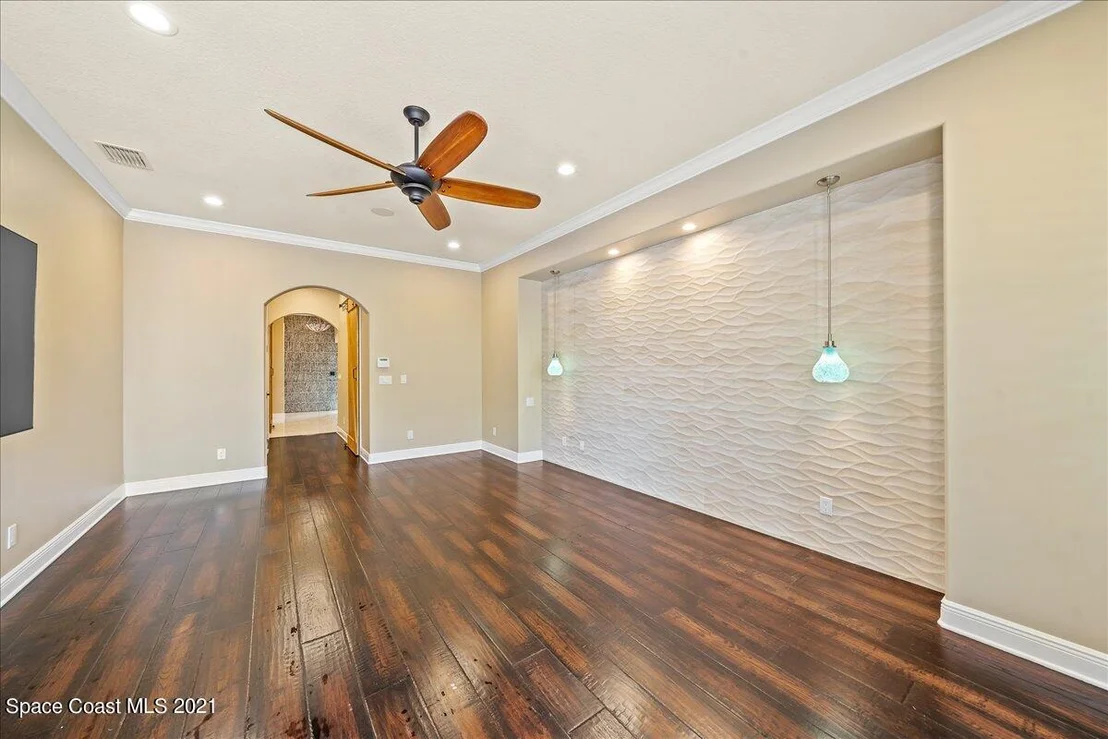 Photo of 300 2nd Avenue