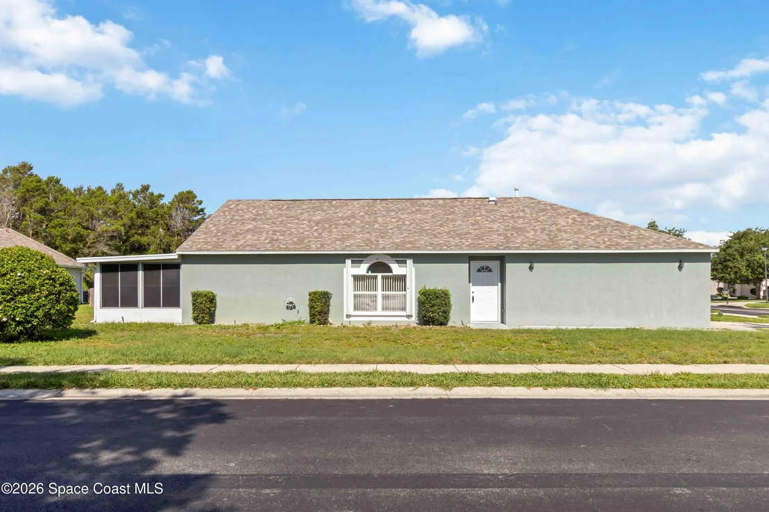 Photo of 2126 Redwood Circle NE
