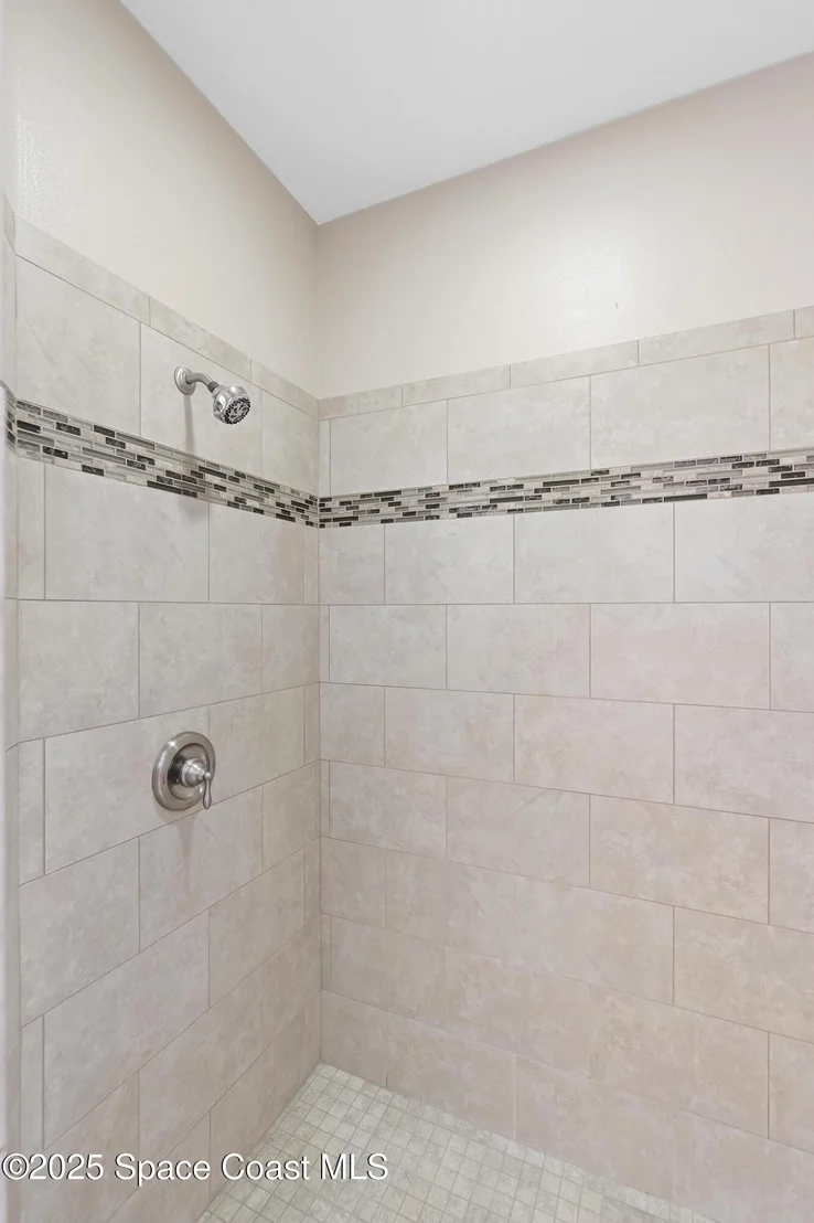 Photo of 1805 Laurel Oak Drive N