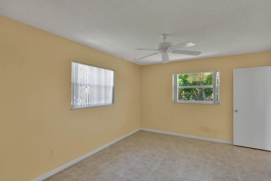 Photo of 210 4th Avenue
