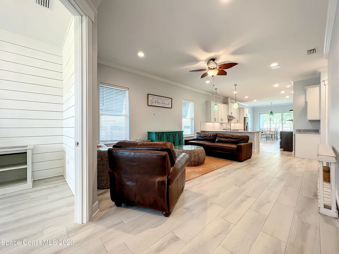 Photo of 6775 Angeles Road