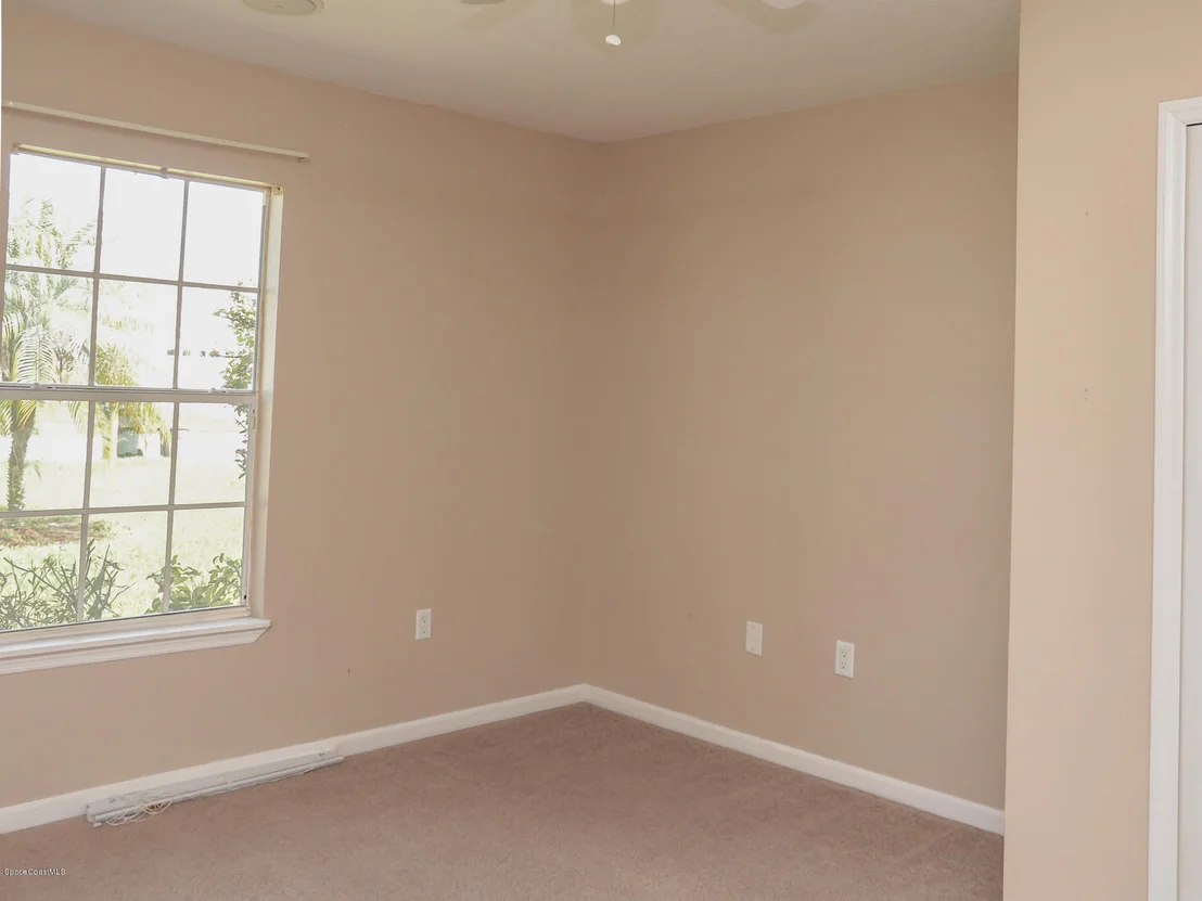 Photo of 1337 Heritage Acres Boulevard