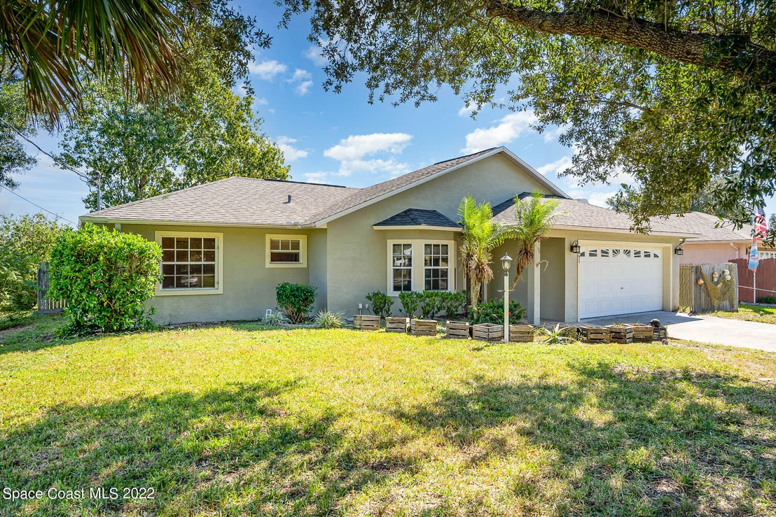Photo of 6291 Golfview Avenue