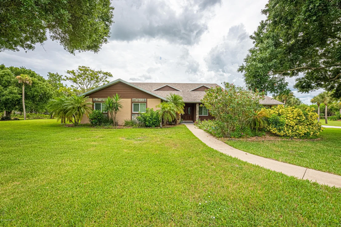 Photo of 1855 Hidden Lake Drive