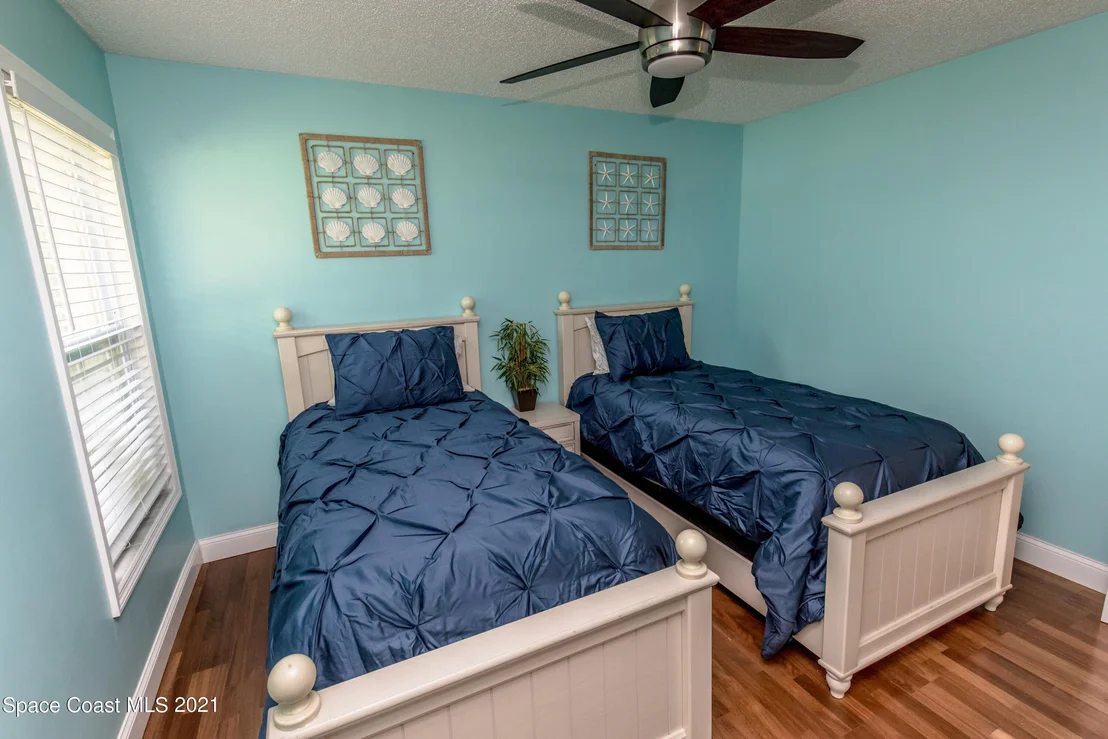 Photo of 949 Streamlet Ave Avenue