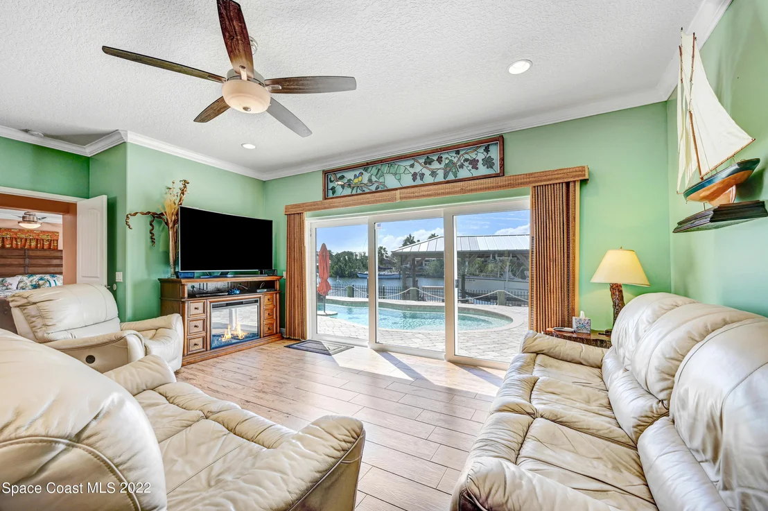 Photo of 414 Thrush Drive