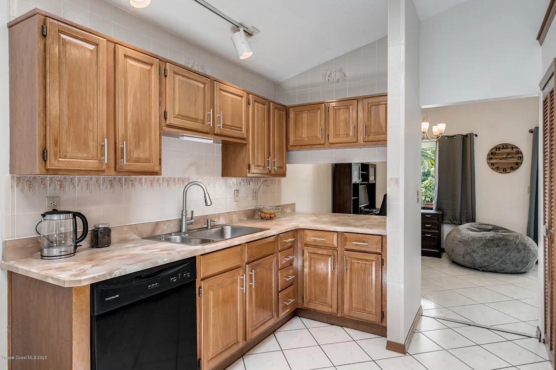 Photo of 950 Cross Lake Drive