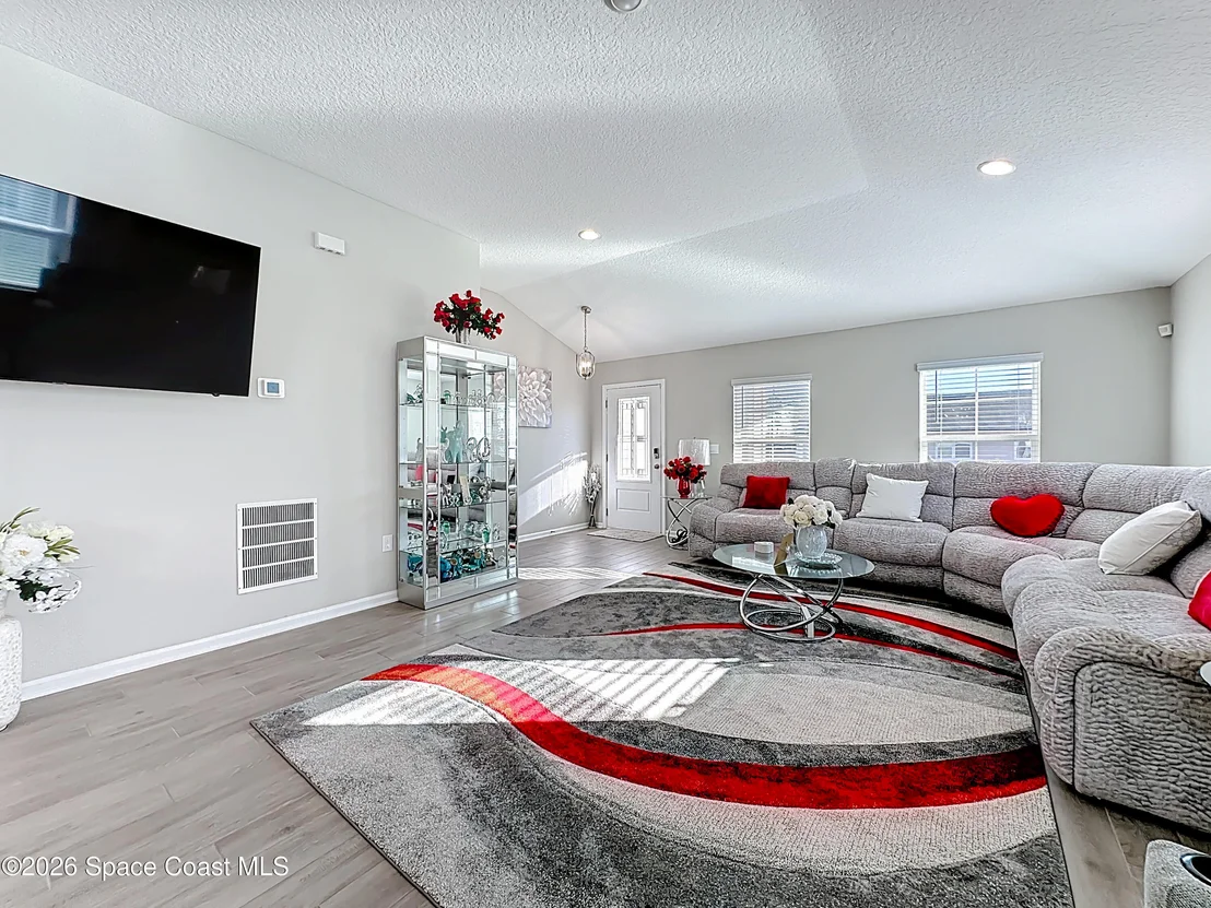 Photo of 65744 Edgewater Drive